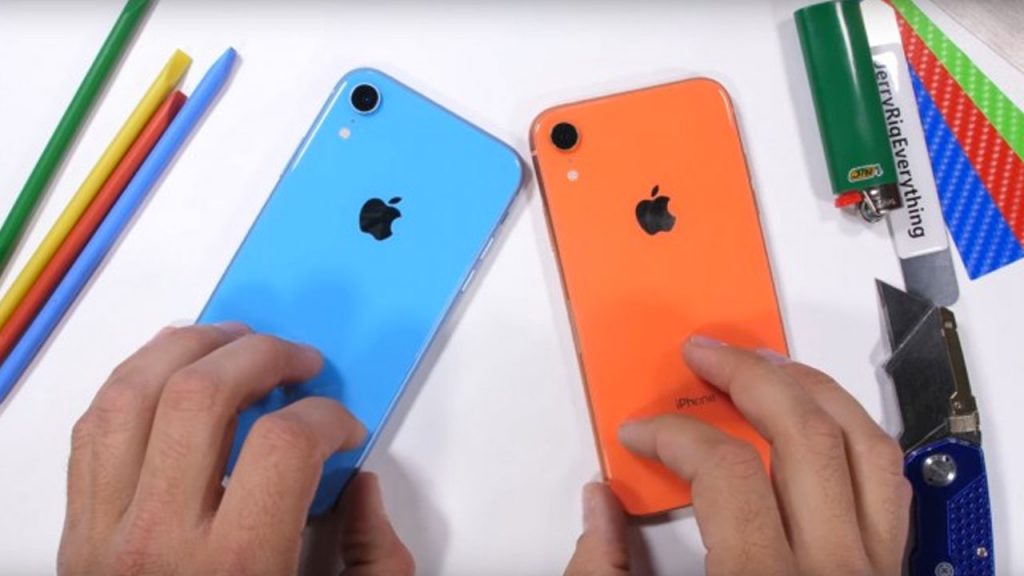 Disiksa JerryRigEverything, Begini Durabilitas iPhone Xr